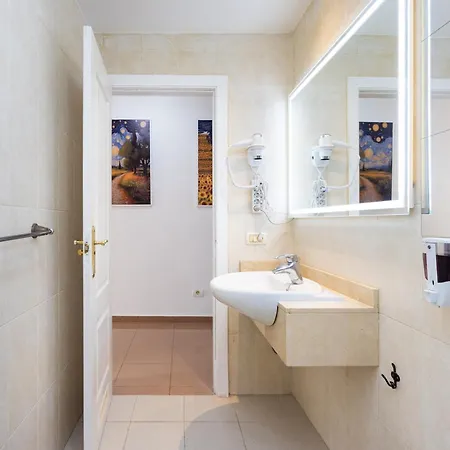 아파트 Home2book Calm Living With Terraces